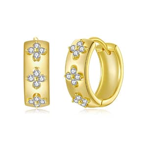 These Golden Four Leaf Clovers Moissanite Hoop Earrings feature shimmering D-color moissanite stones arranged in delicate clover motifs. A timeless design that brings sparkle to every moment.